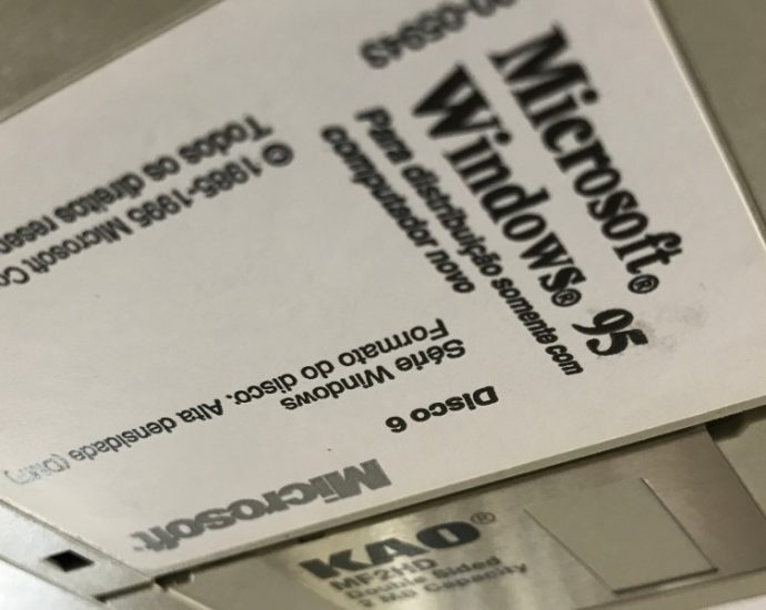 windows-95-let-installers-trash-its-files-then-fixed-the-mess-behind-their-backs