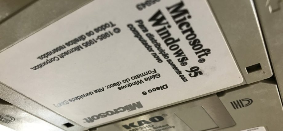 windows-95-let-installers-trash-its-files-then-fixed-the-mess-behind-their-backs