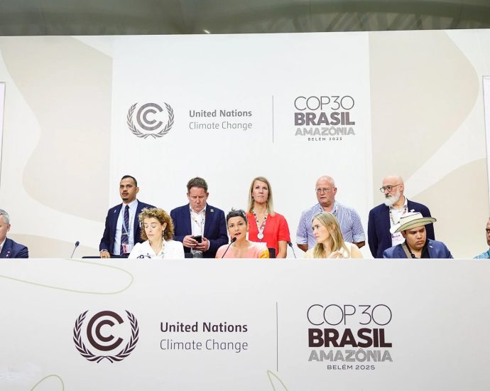 as-the-un-global-climate-talks-lose-momentum,-a-smaller-coalition-eyes-a-fossil-fuel-exit