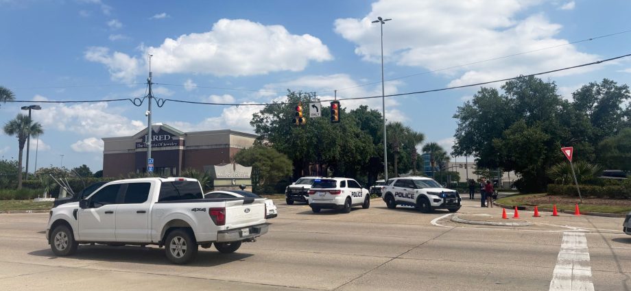 1-dead,-multiple-injured-in-gunfight-at-louisiana-mall