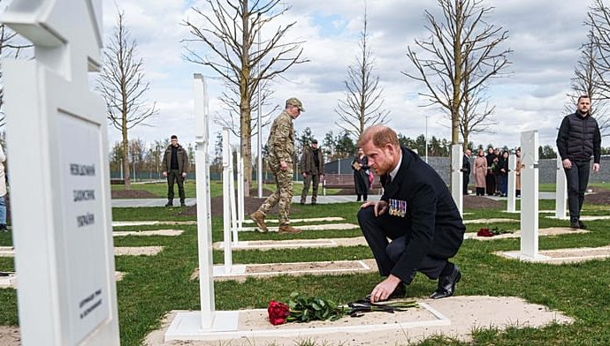 prince-harry-visits-kyiv-to-back-ukraine-and-spotlight-mine-clearance
