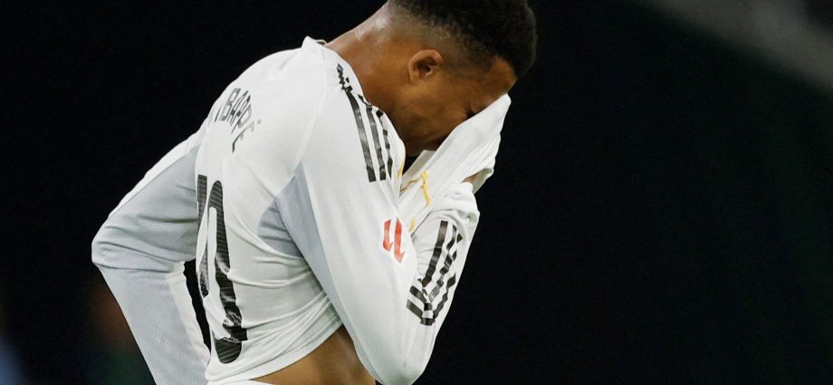 real-madrid-stunned-at-betis-as-barcelona-have-chance-to-move-11-clear