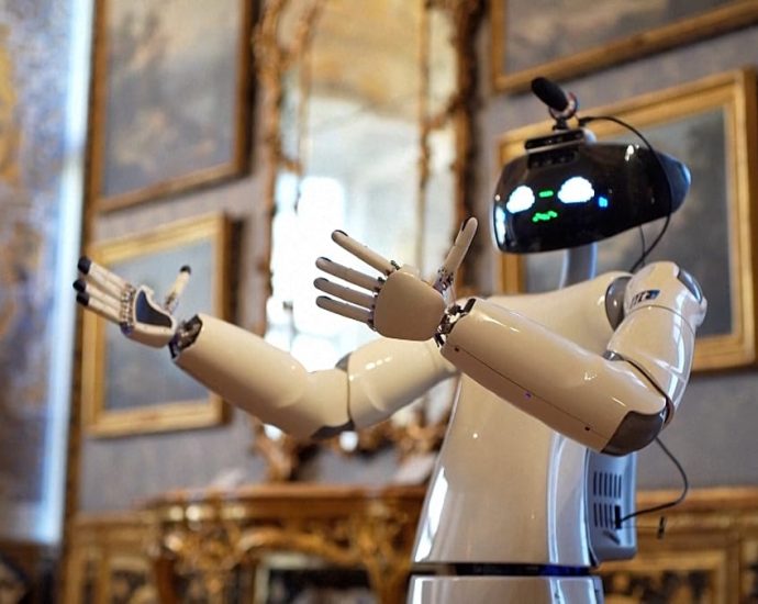 italy-tests-r1-robotic-museum-guide-in-turin’s-historic-palazzo-madama