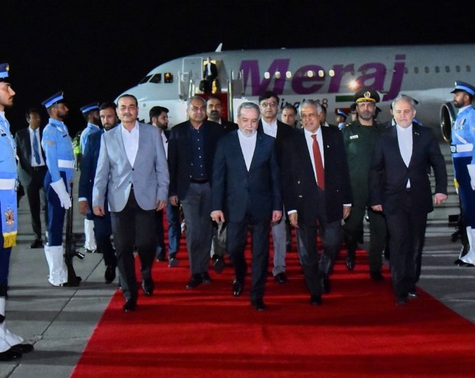 iran-war-live:-tehran’s-fm-in-islamabad;-us-says-envoys-to-travel-for-talks