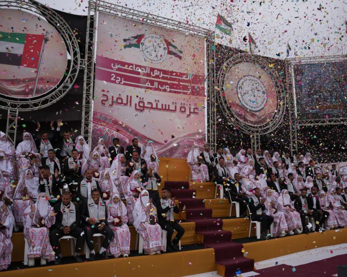 mass-wedding-for-300-brides-and-grooms-in-central-gaza