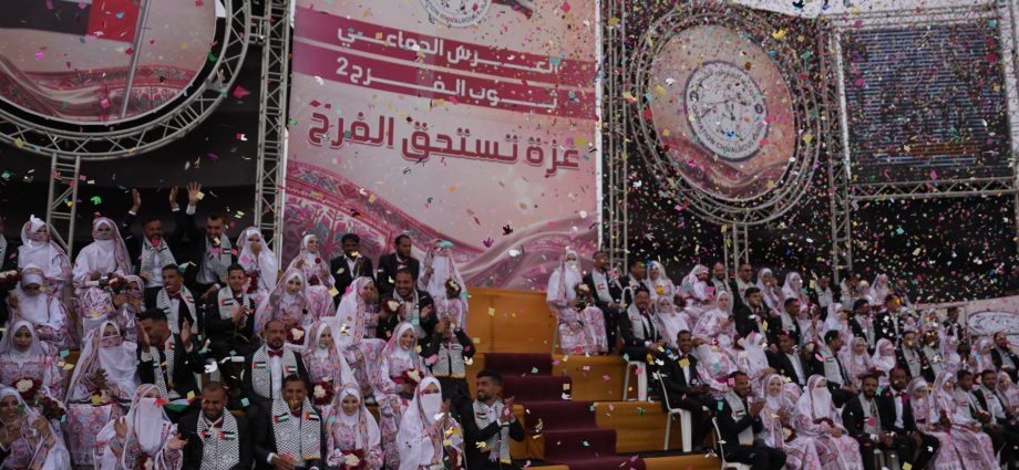 mass-wedding-for-300-brides-and-grooms-in-central-gaza