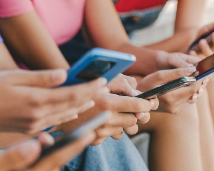 uk-wants-to-know-if-banning-under-16s-from-social-media-does-anything-useful