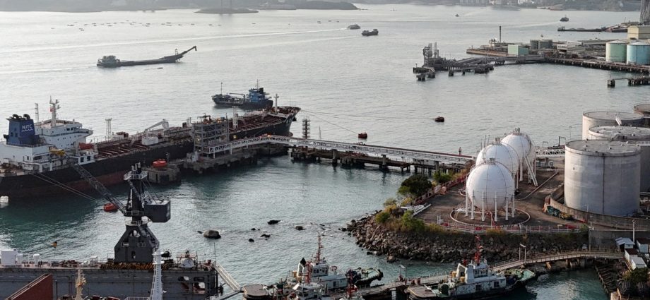 us-sanctions-china’s-‘teapot’-refinery-for-buying-iranian-oil