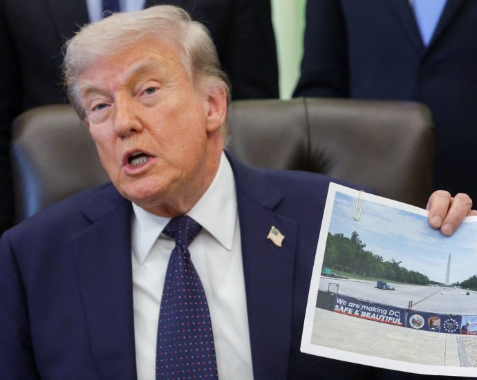 the-traitor-says-he’s-updating-the-national-mall’s-reflecting-pool