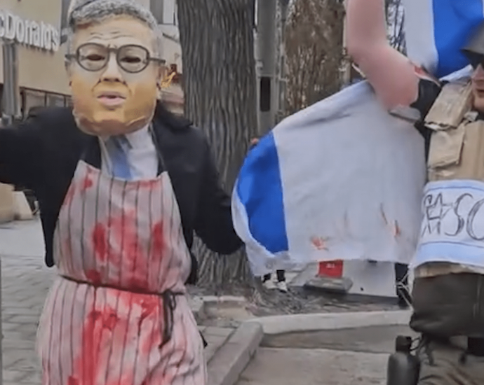 protestor-depicts-israeli-minister-ben-gvir-covered-in-blood-in-stockholm