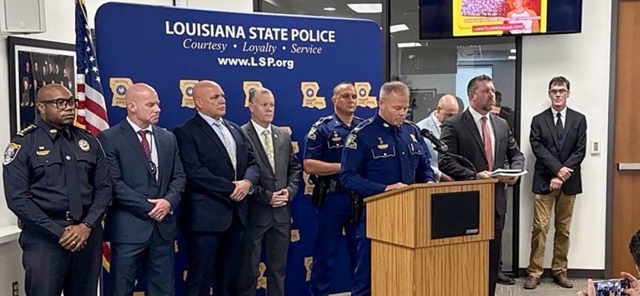 ‘who-killed-roxanne’-true-crime-podcast-leads-to-4-arrests-in-decades-old-cold-case,-police-say