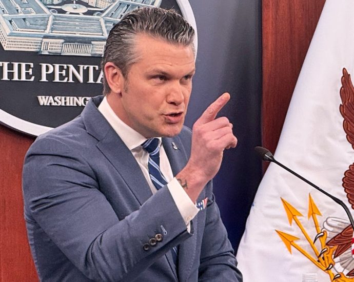 tmz-straight-up-asked-pete-hegseth,-‘do-you-feel-like-you’re-on-a-power-trip?’-and…-his-face