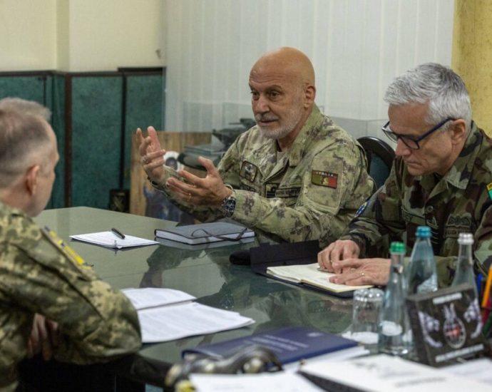 syrskyi:-ukraine’s-strikes-have-cost-russia-$25.5-billion