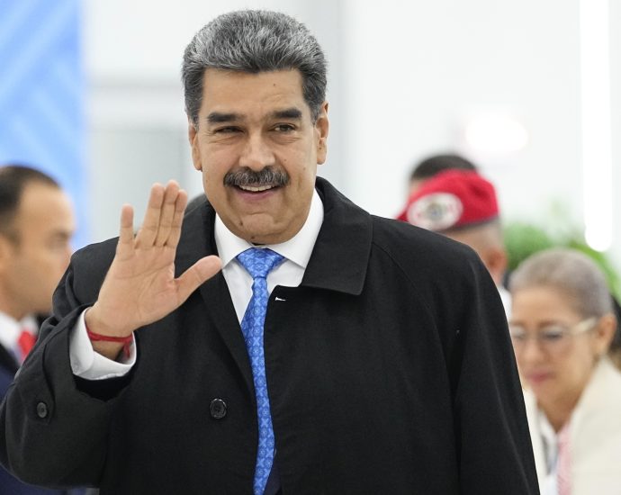 us-agrees-to-let-venezuelan-government-pay-maduro’s-legal-fees,-with-conditions