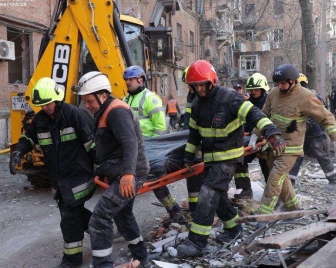 russian-attacks-on-ukraine-kill-at-least-five,-damage-ship-in-port