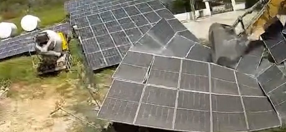 israel-destroys-solar-panels-in-south-lebanon