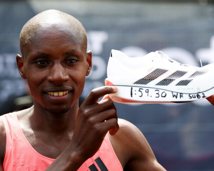 sebastian-sawe-breaks-london-marathon-record-with-first-run-under-two-hours