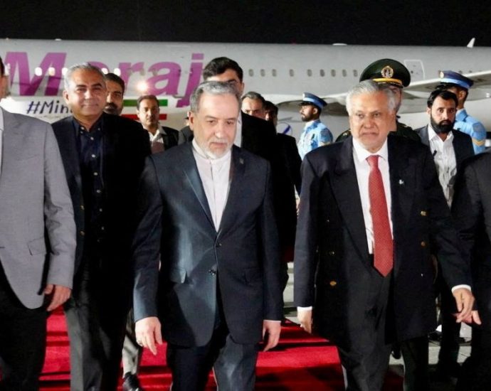 iran’s-foreign-minister-leaves-pakistan,-heads-to-russia-for-more-talks