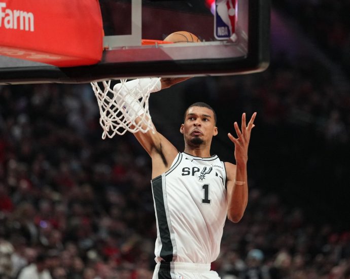 rockets-thrash-lebron’s-lakers;-wembanyama-triumphant-on-spurs’-return