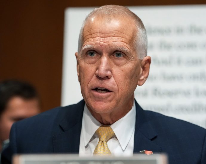 tillis-to-end-blockade-of-warsh-confirmation-after-doj-drops-powell-probe