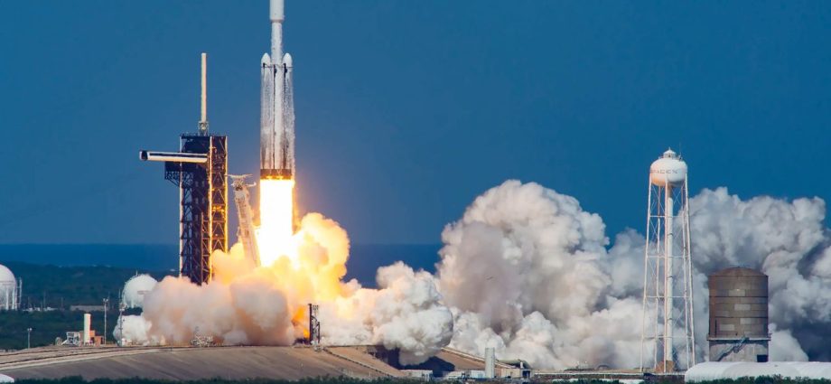 SpaceX launching powerful Falcon Heavy rocket for 1st time in 18 months on April 27: Watch it live
