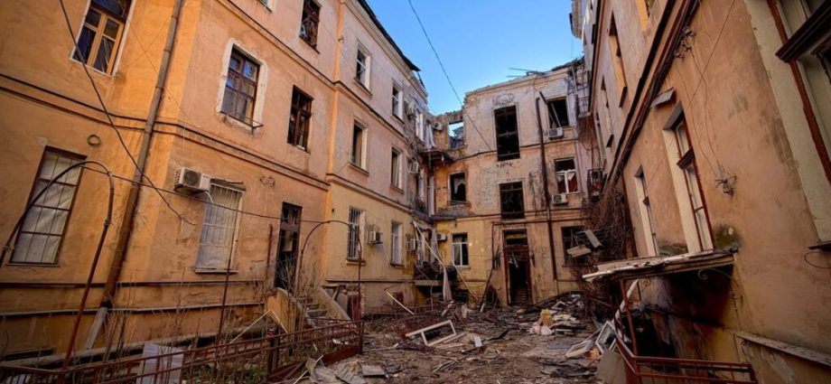 russia’s-overnight-target-list-in-odesa:-a-hotel,-the-funicular,-the-port,-three-districts,-14-civilians