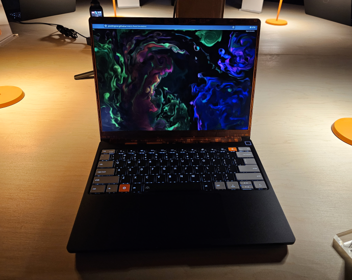 Framework’s new Linux laptop is selling faster than its Windows one