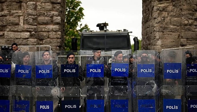dozens-of-arrests-made-in-turkey-ahead-of-1-may-celebrations,-istanbul-prosecutor-says
