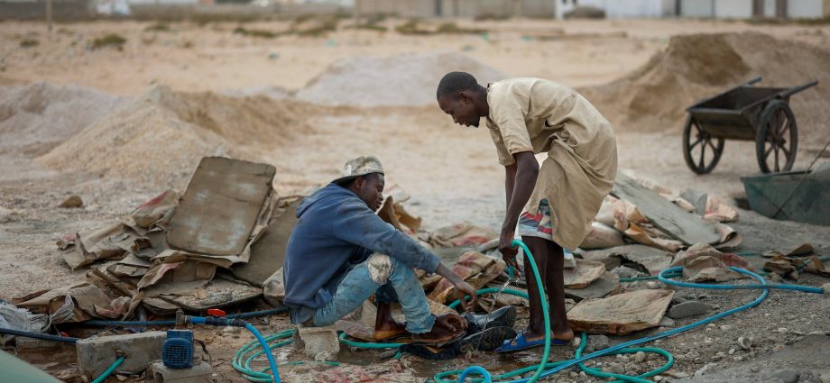 eu-backed-migrant-crackdowns-in-mauritania-fuel-fear-and-deportations