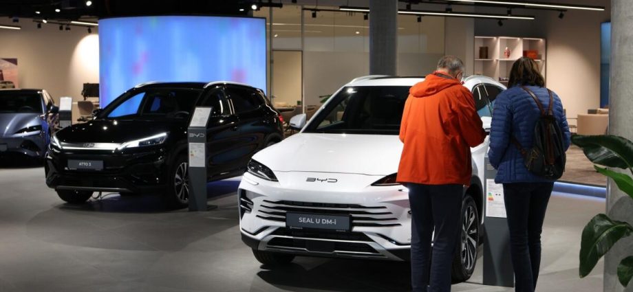 war-in-middle-east-ignites-global-electric-car-boom—while-america-lags-behind