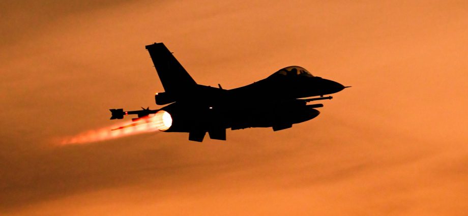 why-doesn’t-the-world’s-most-produced-fighter-jet-have-a-thrust-vectoring-nozzle?