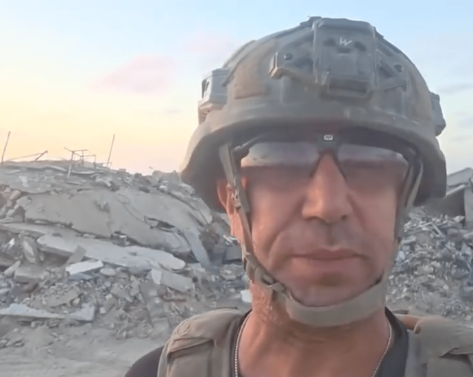 israeli-soldier-shows-gaza’s-beit-hanoon-completely-flattened