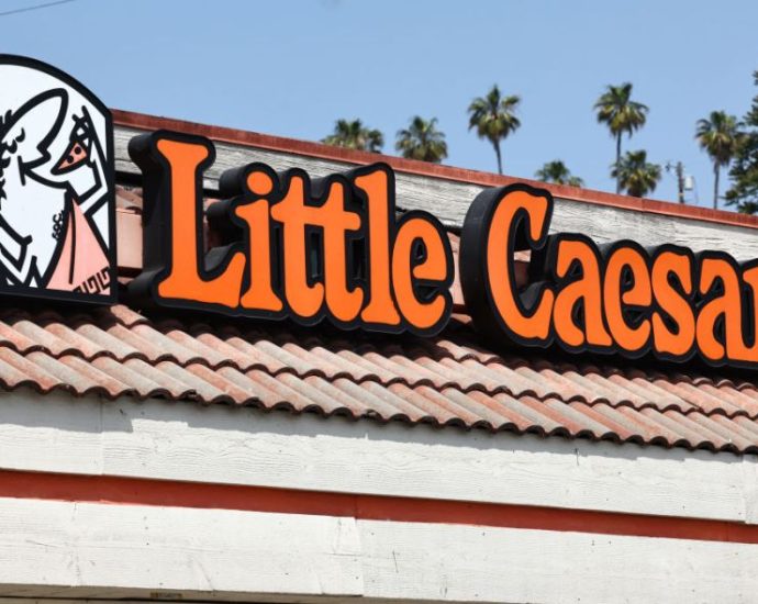little-caesars-tests-flying-pizza-delivery-in-texas