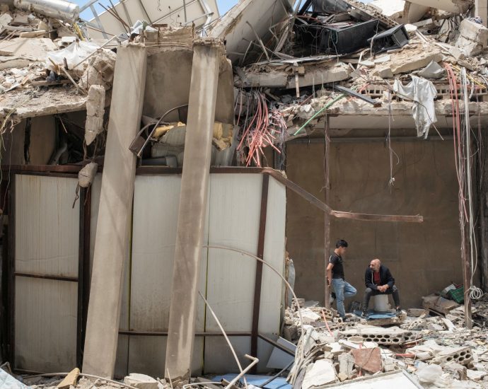 iran-war-live:-the-traitor-says-tehran-wants-end-to-blockade;-israel-kills-medics