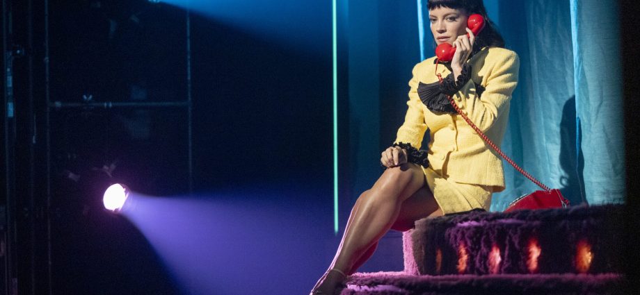 inside-lily-allen’s-emotional-la.-concert-and-that-wild-lisa-rinna-moment