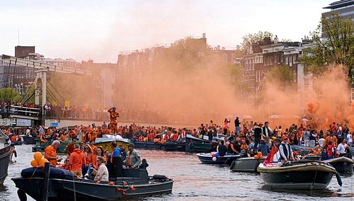 thousands-filled-amsterdam’s-streets-and-canals-to-celebrate-the-king’s-birthday