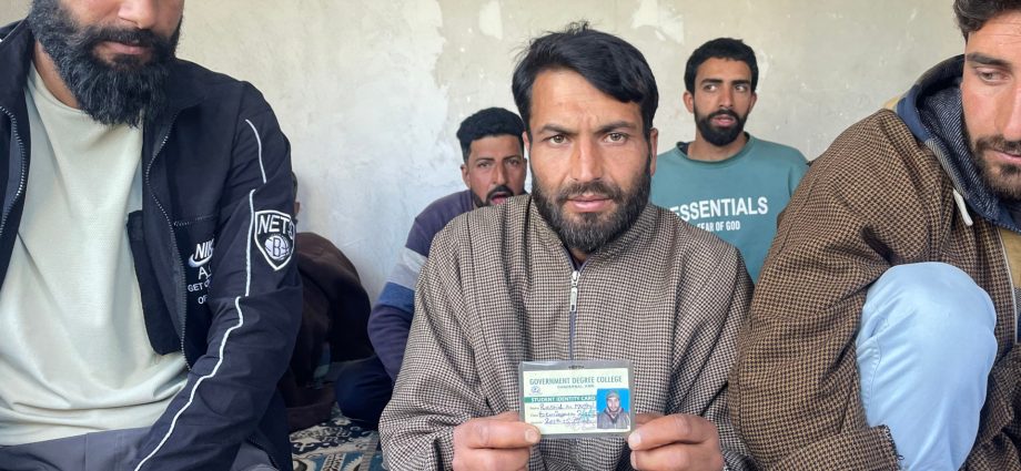 two-kashmir-brothers:-one-killed-by-rebels,-another-by-army-26-years-later
