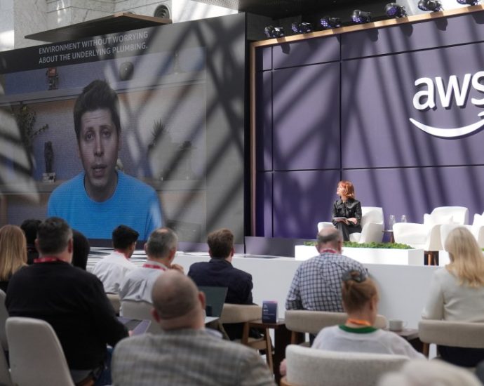 amazon-touts-a-‘major-expansion’-with-openai-as-microsoft-ties-loosen