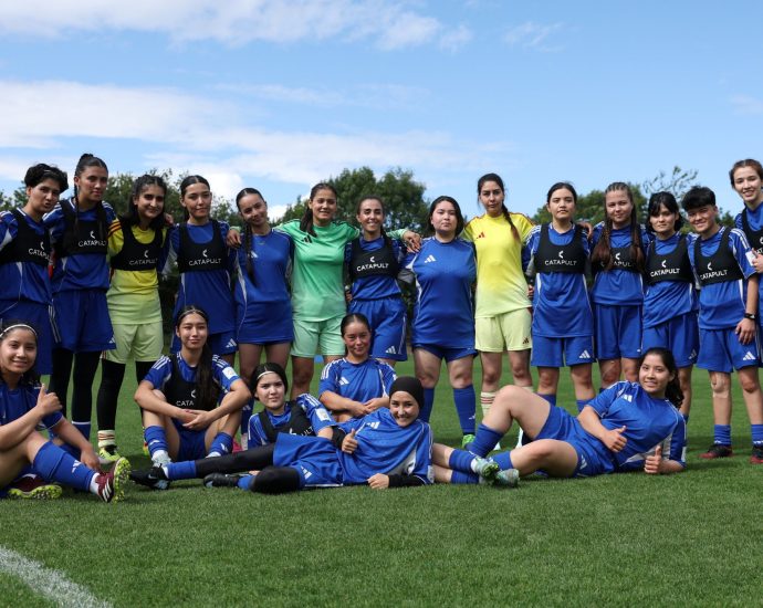 afghan-women’s-refugee-team-allowed-to-play-in-fifa-tournaments