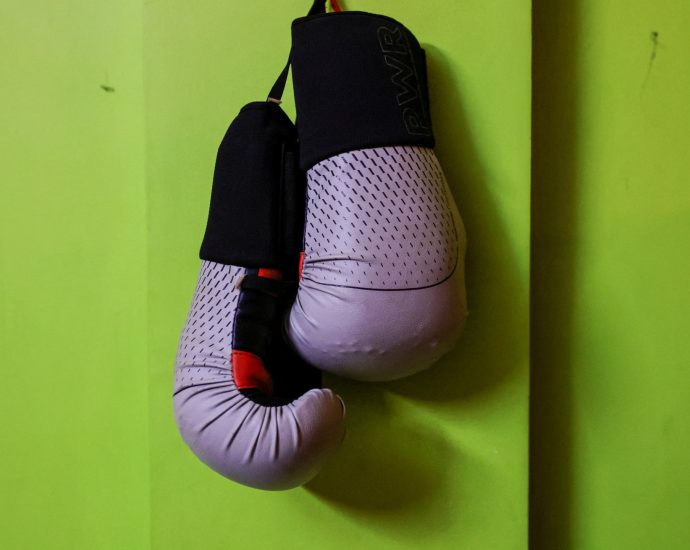 world-boxing-allows-russian,-belarusian-boxers-to-compete-as-neutrals