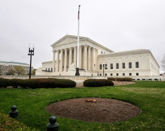 the-supreme-court-seems-likely-to-shut-down-a-lawsuit-by-falun-gong-over-cisco’s-aid-to-china