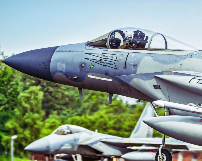 the-top-x-highest-paid-us-military-pilot-ranks-in-2026