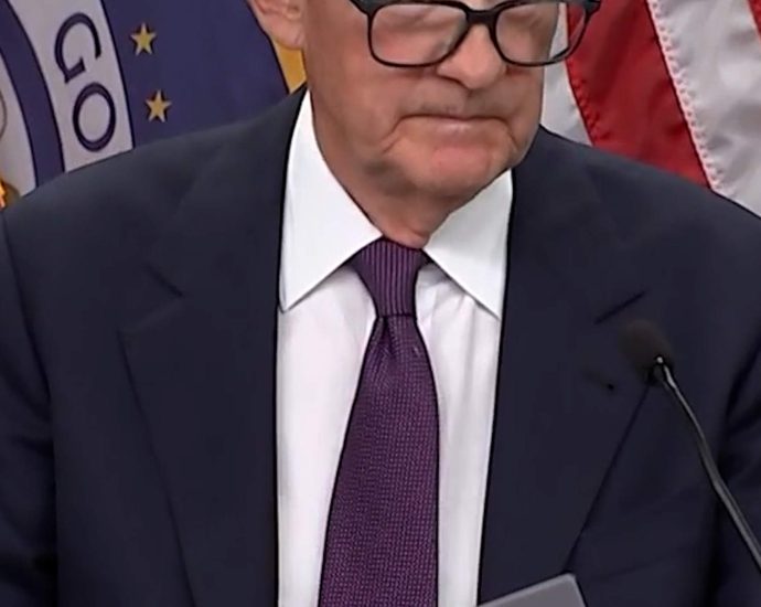 jerome-powell-explains-why-he-plans-to-stay-on-at-the-fed