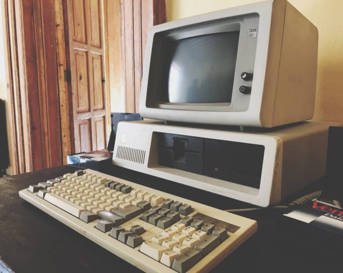 microsoft-opens-door-to-the-past-by-releasing-86-dos-and-pc-dos-1.00