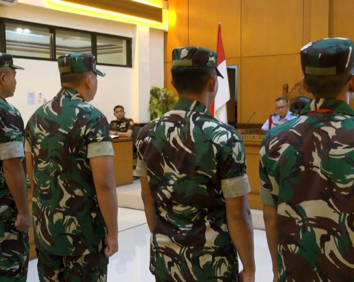 indonesian-soldiers-on-trial-after-acid-attack-on-activist