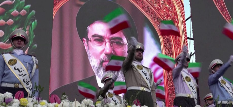 pro-government-rally-in-tehran-demands-end-to-us-threats