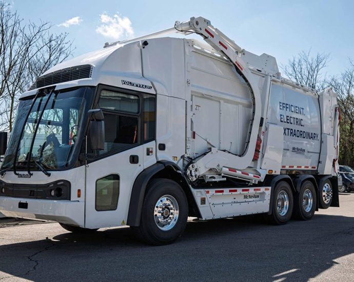 big-orange-goes-green:-ut-knoxville-to-deploy-nine-electric-trucks