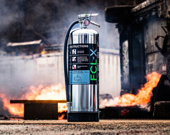 full-circle-lithium-sells-its-battery-fire-extinguishing-agent-to-us-waste-management-operator