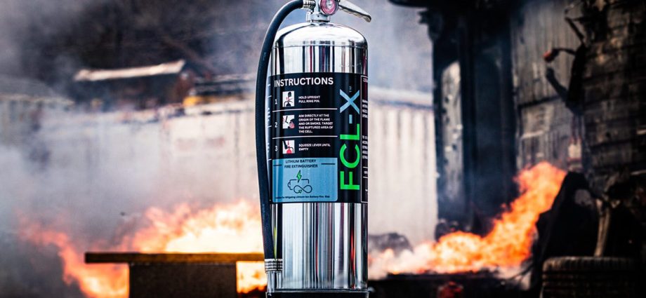 full-circle-lithium-sells-its-battery-fire-extinguishing-agent-to-us-waste-management-operator