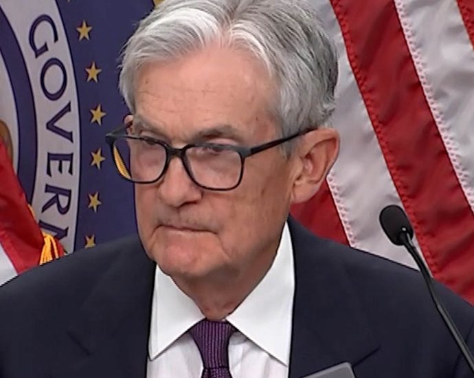 powell-jokes-about-keeping-a-‘low-profile’-on-fed-board